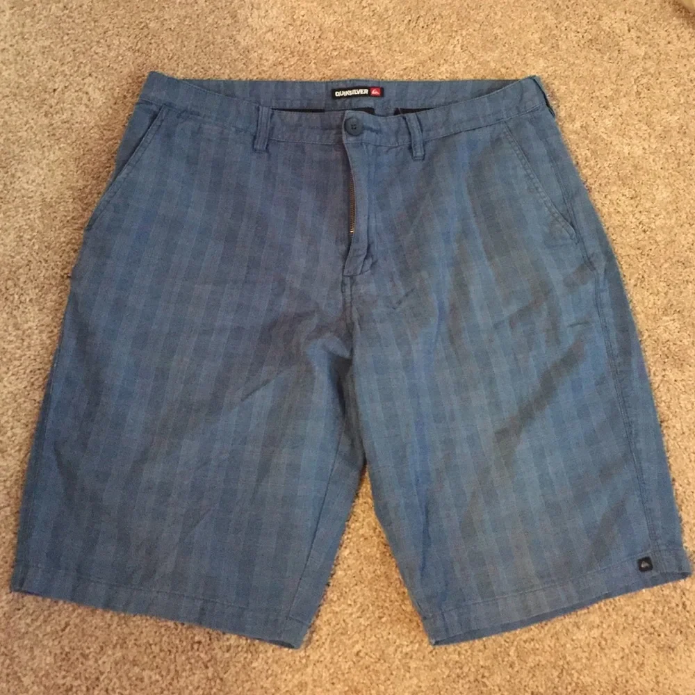 quiksilver plaid‎ shorts